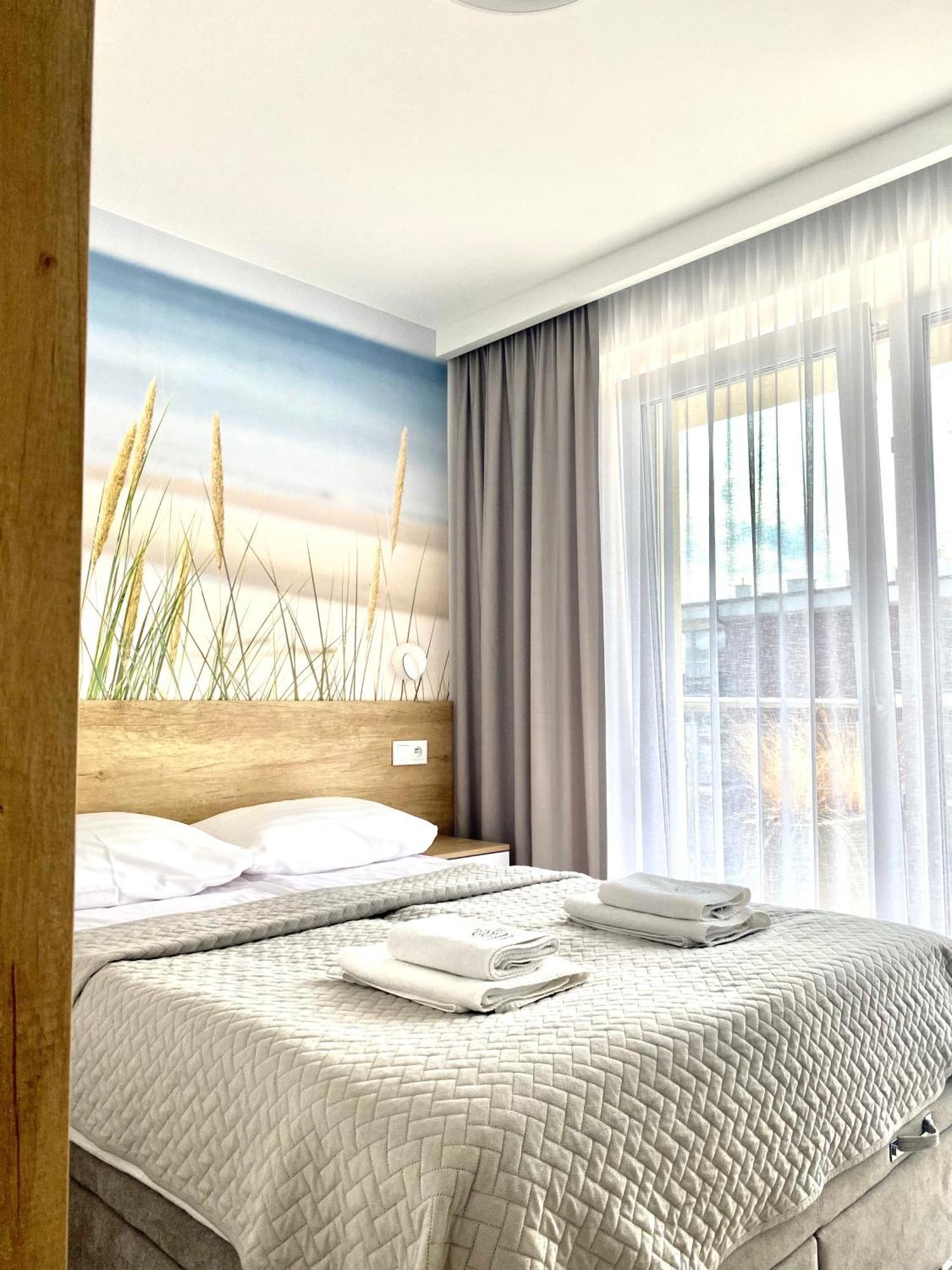 Apartament Nadmorski Z Basenem Klifowa Реваль Экстерьер фото